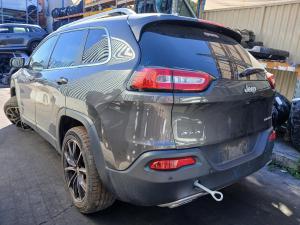 2015 Jeep Cherokee KL image 1