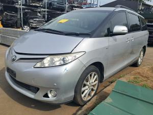 2014 Toyota Tarago ACR50R image 1