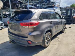 2017 Toyota Kluger GSU50/GSU55 image 1