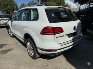 2014 Volkswagen Touareg 7P image 1
