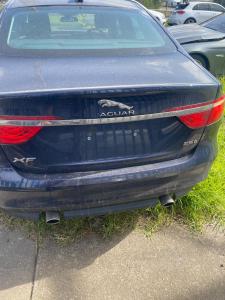 2018 Jaguar Xf image 1