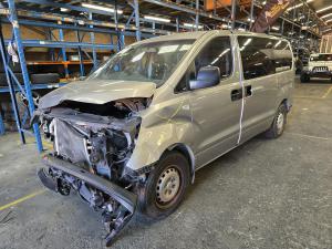 2011 Hyundai Iload 2.5DT D4CB (ALLOY INLET TYPE) AUTO 5SPD RWD image 1