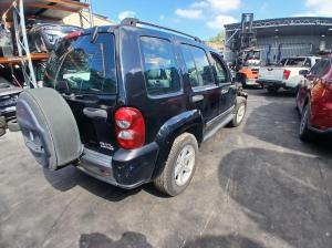 2006 Jeep Cherokee KJ image 1