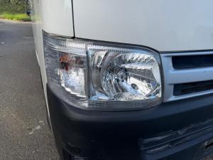 2011 Toyota Hiace image 1