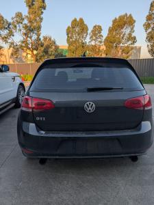 2016 Volkswagen Golf GTI image 1