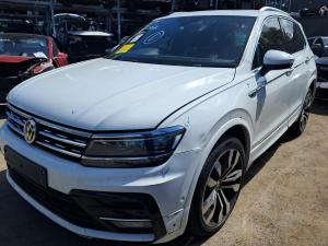 2020 Volkswagen Tiguan 5NA image 1