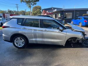2025 Mitsubishi Outlander ZM image 1