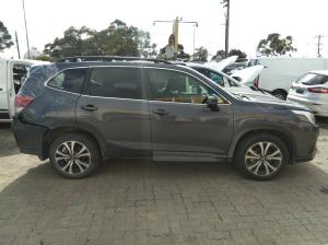 2024 Subaru Forester SK image 1