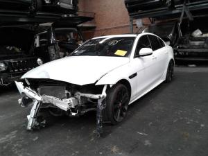2016 Jaguar Xe 2.0T 204PT AUTO 8SPD RWD (25T R-SPORT) X760 SERIES image 1