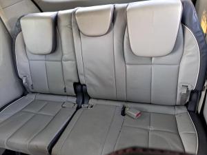 2017 Kia Carnival YP image 1