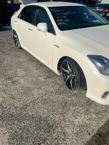 2011 Toyota Crown Hybrid GWS204 image 1