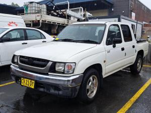 2002 Toyota Hilux image 1