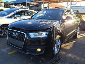 2015 Audi Q3 8U image 1