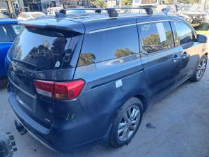 2017 Kia Carnival YP image 1