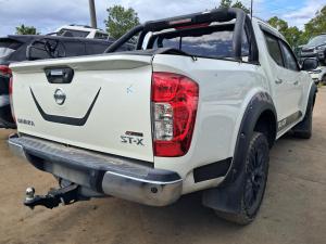 2017 Nissan Navara NP300 image 1