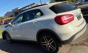 2017 Mercedes Benz Gla-180 image 1
