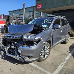 2019 Mitsubishi Outlander ZL image 1