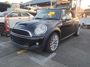 2009 Mini Cooper R57 image 1