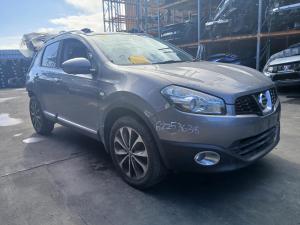 2014 Nissan Dualis J10 image 1