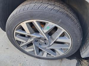 2022 Hyundai Santa Fe TM image 1