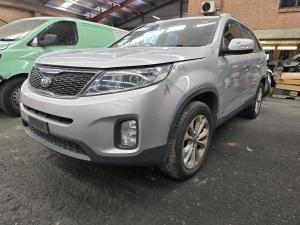 2012 Kia Sorento 2.2DT D4HB AUTO 6SPD AWD SLI XM image 1