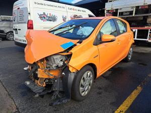 2015 Toyota Prius NHP10R image 1