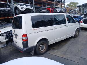 2015 Volkswagen Transporter T5 image 1