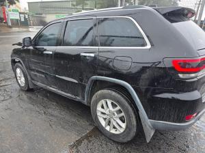 2017 Jeep Grand Cherokee LAREDO image 1
