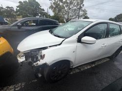 2015 Nissan Pulsar image 1