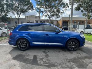 2017 Audi Q7 4M image 1
