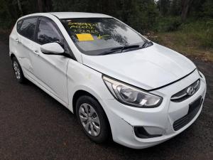 2015 Hyundai Accent image 1