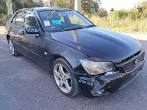 2005 Lexus Is200 image 1