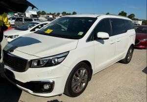 Kia Carnival image 1