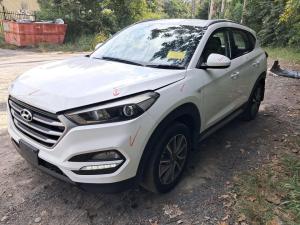 2016 Hyundai Santa Fe image 1