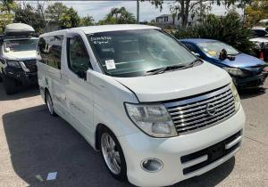 2005 Nissan image 1