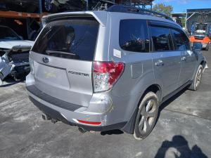 2011 Subaru Forester image 1