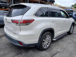 2015 Toyota Kluger GSU50/GSU55 image 1