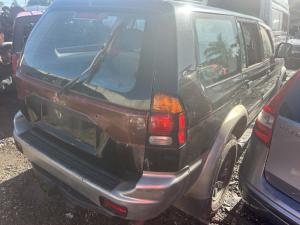 2003 Mitsubishi Challenger image 1