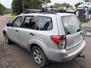 2010 Subaru Forester image 1