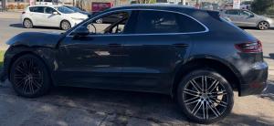 2017 Porsche Macan image 1