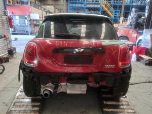 2016 Mini Cooper image 1