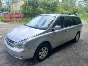 2006 Kia Carnival image 1