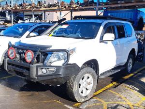 2015 Toyota Land Cruiser Prado GDJ150R image 1