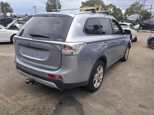 2015 Mitsubishi Outlander ZJ image 1