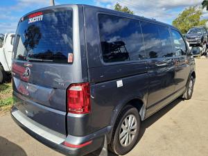 2017 Volkswagen Transporter T6 image 1