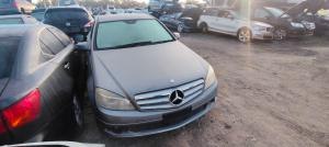2010 Mercedes Benz C200 image 1