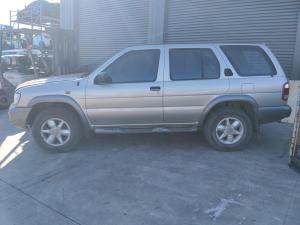 2000 Nissan Pathfinder R50 image 1