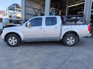 2010 Nissan Navara D40 image 1