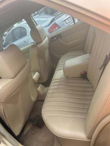 1986 Mercedes Benz 300e image 1