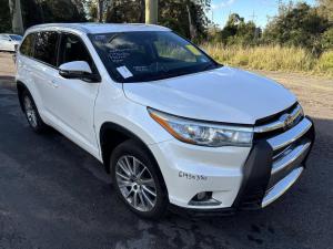 2015 Toyota image 1